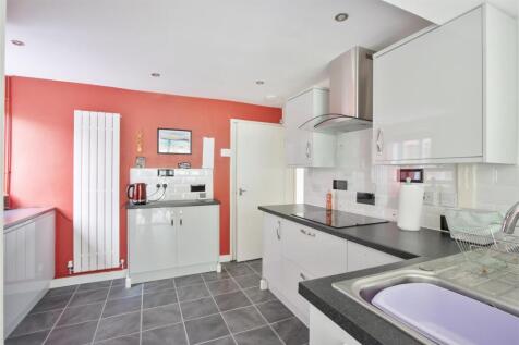 kitchen 2.jpg