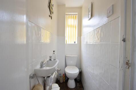 Downstairs WC .jpg