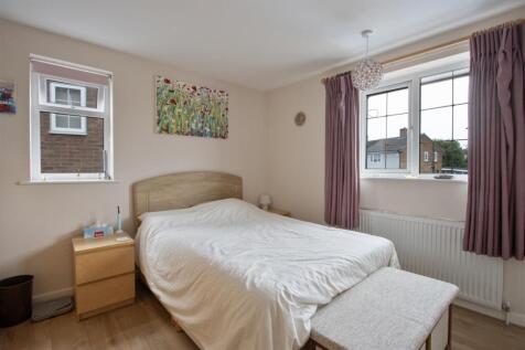 Bedroom 1.jpg