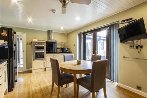 Breakfast Kitchen 1