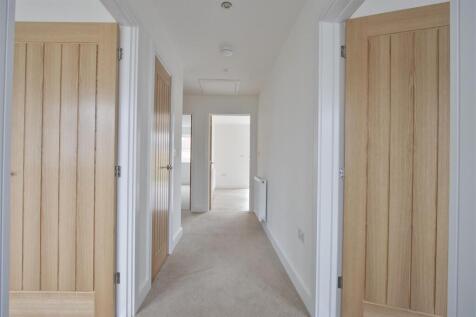 &#39;L&#39; Shaped Entrance Hall