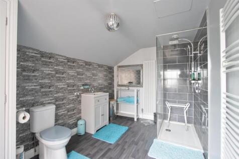 Family Shower Room