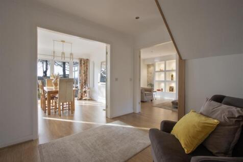 Spacious Entrance Hall