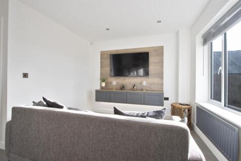 Re-Fitted Kitchen/Family Room