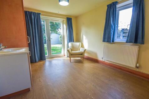 RECEPTION ROOM/BEDROOM EIGHT