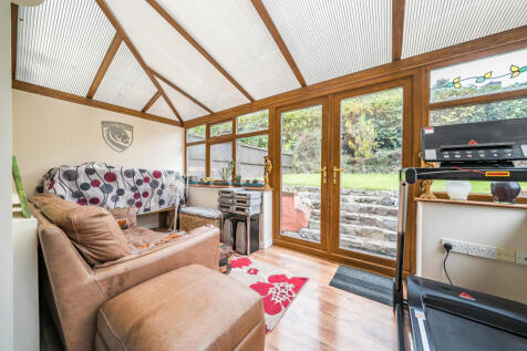 1369821-12-68efcc...