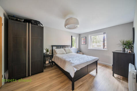 5e8bd3ad-93ed-43d...