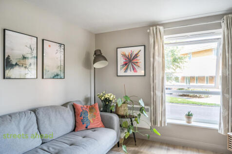 093b3072-33d8-47c...