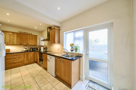 b1b12794-1428-4d5...