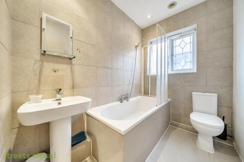 1e884bf8-e9ee-4ad...