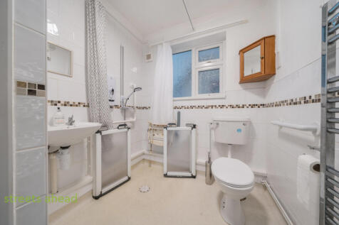 6c8e3145-6cfe-401...