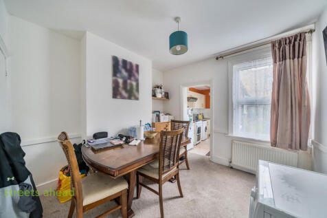 64682eae-8b51-439...