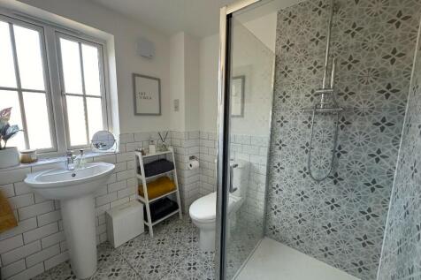 En-Suite to Bed 2