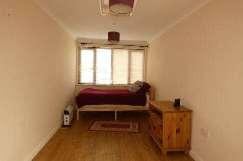 Reception/Bedroom 3
