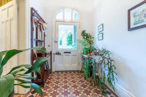 Vestibule Entranc...