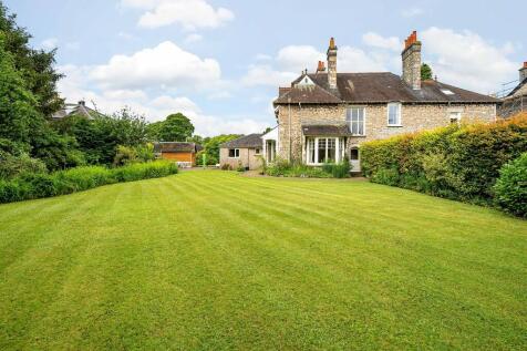 Rear Landscaped G...