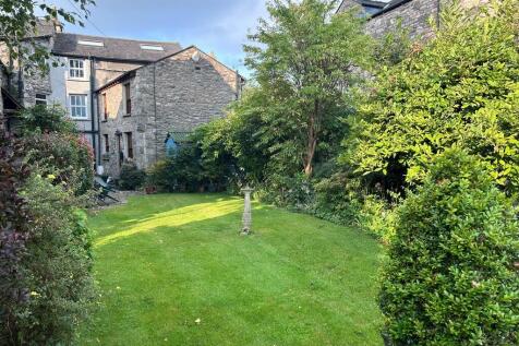 Communal garden s...