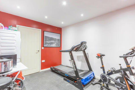 Garage/gym