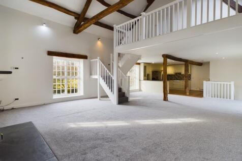 Open Plan Lounge ...