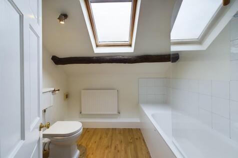 Master Bedroom En...
