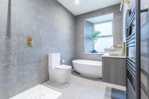 En Suite Bathroom