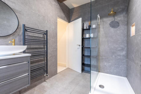 En Suite Bathroom