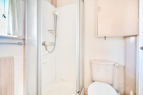Shower Room.