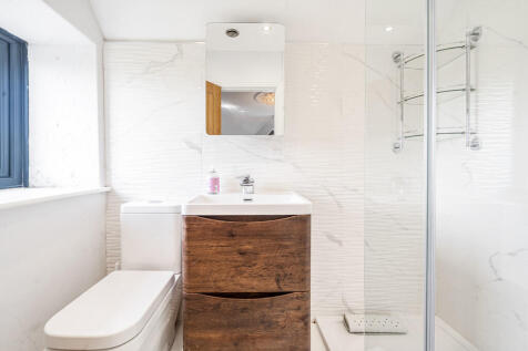 En-suite Bathroom