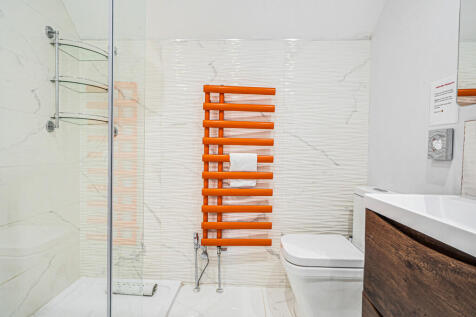 En-suite Shower R...