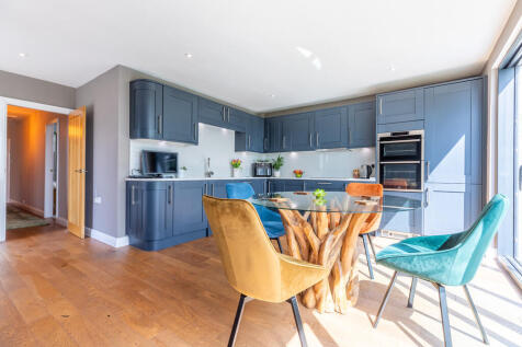 Kitchen/Dining Ro...