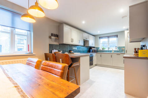 Kitchen/Dining Ro...