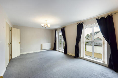 Spacious Lounge