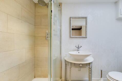 En suite Shower R...