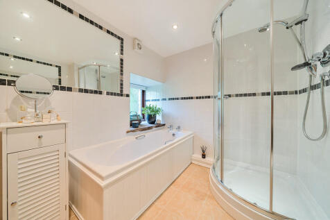 En Suite to Bedro...