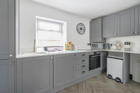 Kitchen/Living Ro...