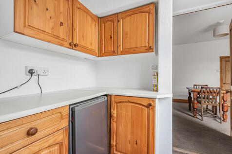 Kitchen into Dini...