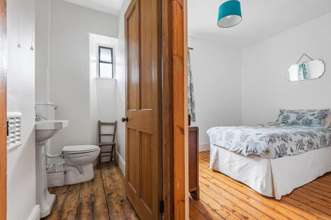 WC And Bedroom Tw...