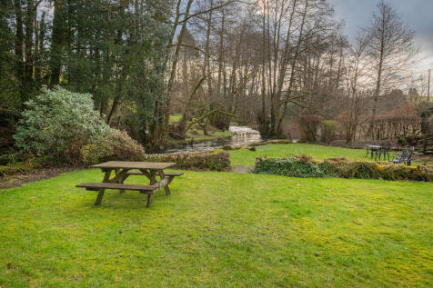 Communal Grounds