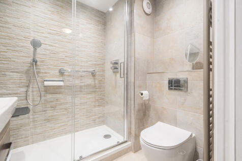 Modern Shower Roo...