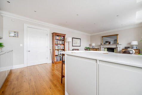 Open plan living/...
