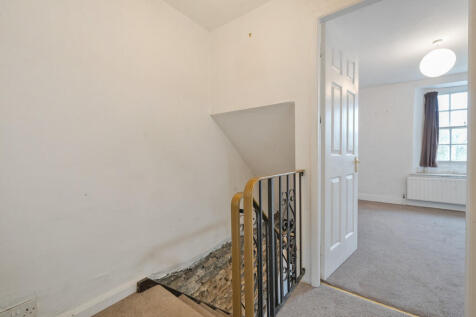 First Floor Landi...