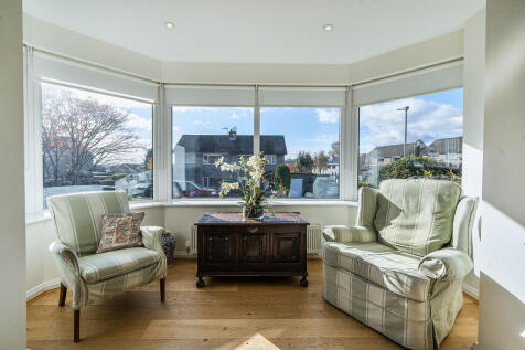 Living/Dining Roo...