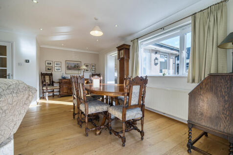 Living/Dining Roo...