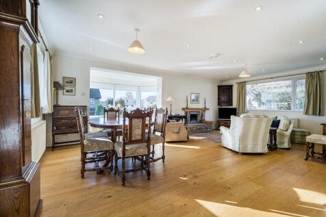 Living/Dining Roo...