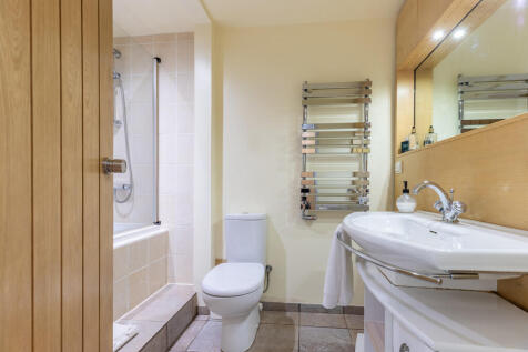 En Suite to Bedro...