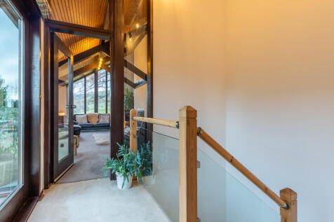 First Floor Landi...