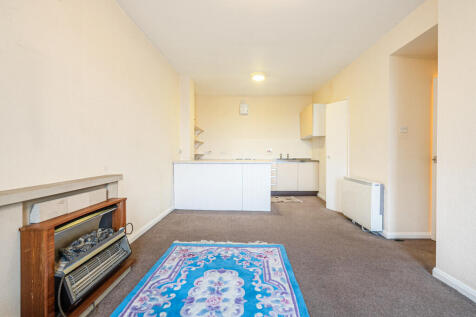 Open plan livnig ...