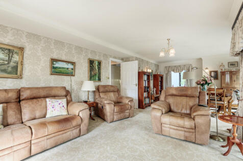 Living / Dining R...