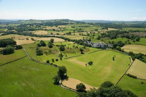Set in 47 acres o...