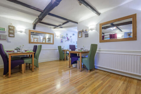 Residents Dining ...